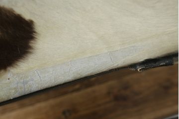 アンティーク家具　超希少!!　当時のオリジナル品　ダメージ有り　ル・コルビュジエ(Le Corbusier)　ピエール・ジャンヌレ(Pierre Jeanneret) シャルロット・ペリアン(Charlotte Perriand)　LC1　ワンランク上の空間づくりにおすすめなスリングチェア(バスキュランチェア、アームチェア、椅子、イス、Cassina、カッシーナ)(R-079837)