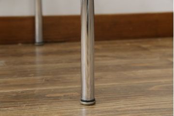 アンティーク家具　超希少!!　当時のオリジナル品　ダメージ有り　ル・コルビュジエ(Le Corbusier)　ピエール・ジャンヌレ(Pierre Jeanneret) シャルロット・ペリアン(Charlotte Perriand)　LC1　ワンランク上の空間づくりにおすすめなスリングチェア(バスキュランチェア、アームチェア、椅子、イス、Cassina、カッシーナ)(R-079837)