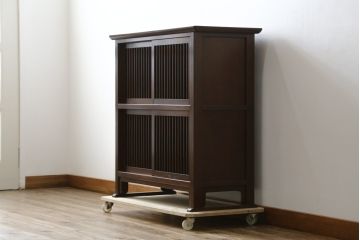 和製ビンテージ　松本民芸家具　A型舞良茶タンス　和モダンの空間づくりにも活躍する収納棚(下駄箱、靴箱、本箱、戸棚、食器棚、サイドボード、ヴィンテージ)(R-079840)