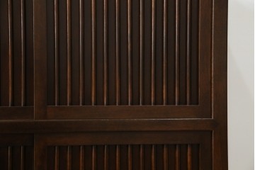 和製ビンテージ　松本民芸家具　A型舞良茶タンス　和モダンの空間づくりにも活躍する収納棚　(R-079840)