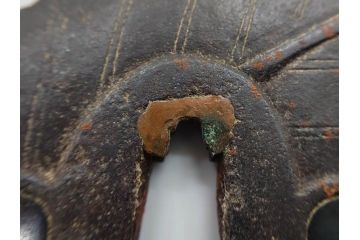 時代武具　鉄地　透かし　丸形　葉と櫂の図?　趣深い大鍔(櫓?、彫刻、刀装具、ケース付き)(R-079842)