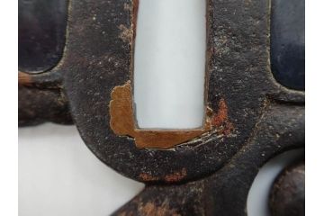 時代武具　鉄地　透かし　丸形　葉と櫂の図?　趣深い大鍔(櫓?、彫刻、刀装具、ケース付き)(R-079842)