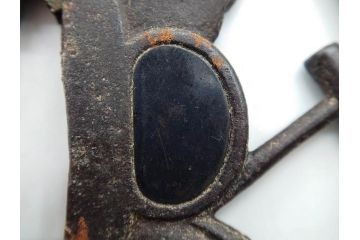 時代武具　鉄地　透かし　丸形　葉と櫂の図?　趣深い大鍔(櫓?、彫刻、刀装具、ケース付き)(R-079842)
