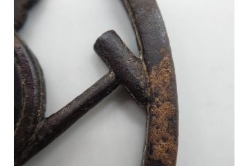 時代武具　鉄地　透かし　丸形　葉と櫂の図?　趣深い大鍔(櫓?、彫刻、刀装具、ケース付き)(R-079842)