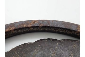 時代武具　鉄地　透かし　丸形　葉と櫂の図?　趣深い大鍔(櫓?、彫刻、刀装具、ケース付き)(R-079842)