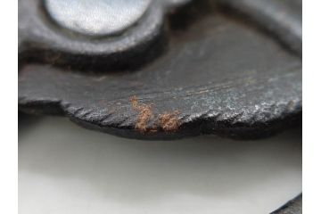 時代武具　鉄地　透かし　丸形　葉と櫂の図?　趣深い大鍔(櫓?、彫刻、刀装具、ケース付き)(R-079842)