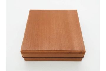 時代武具　鉄地　丸形　透かし　唐草図　細かな彫りが美しい鍔(彫刻、刀装具、ケース付き)(R-079843)