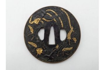 時代武具　赤銅?　鐔　丸形　桐鳳凰図　魚子地　華やかな佇まいの大鍔(金彩、七子地、彫刻、刀装具、ケース付き)(R-079845)