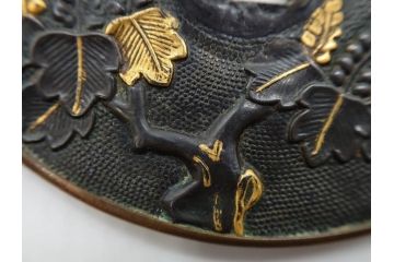 時代武具　赤銅?　鐔　丸形　桐鳳凰図　魚子地　華やかな佇まいの大鍔(金彩、七子地、彫刻、刀装具、ケース付き)(R-079845)
