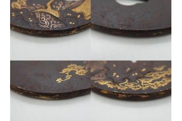 時代武具　肥後住 重治　鉄地　丸形　高彫　金布目象嵌　鯉の瀧登り図(滝登り)　跳躍感溢れるデザインが魅力の鍔(金彩、彫刻、刀装具、共箱付き)(R-079847)