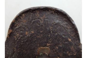 時代武具　鉄地　木瓜形　歴史を重ねた味わい深い鍔(彫刻、刀装具、ケース付き)(R-079848)