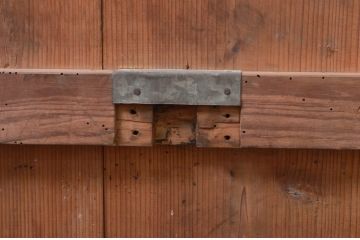 アンティーク建具　希少　どっしりとした重厚感が魅力の鉄板張り蔵戸1枚(鉄戸、引き戸、玄関戸、鉄扉)(R-079851)