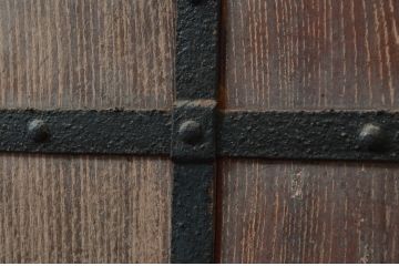 アンティーク建具　上手物!!　北陸産　堂々とした佇まいが存在感を放つ格子蔵戸1枚(格子戸、引き戸、玄関戸)(R-079855)