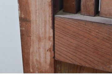 アンティーク建具　上手物!!　北陸産　堂々とした佇まいが存在感を放つ格子蔵戸1枚(格子戸、引き戸、玄関戸)(R-079855)