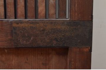 アンティーク建具　上手物!!　北陸産　堂々とした佇まいが存在感を放つ格子蔵戸1枚(格子戸、引き戸、玄関戸)(R-079855)