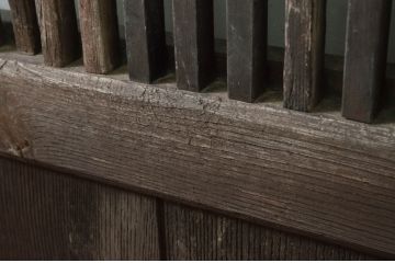 アンティーク建具　欅(ケヤキ)材　堂々とした佇まいが存在感を放つガラス入り格子蔵戸1枚(玄関戸、格子戸、引き戸)(R-079856)