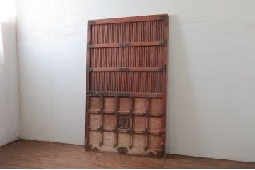 アンティーク建具　北陸産　総欅(ケヤキ)材　金具が立派な格子蔵戸1枚(格子戸、引き戸、玄関戸)(R-079858)