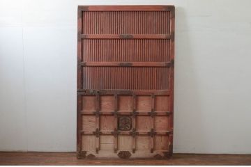 アンティーク建具　北陸産　総欅(ケヤキ)材　金具が立派な格子蔵戸1枚(格子戸、引き戸、玄関戸)(R-079858)