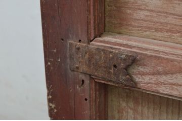 アンティーク建具　北陸産　総欅(ケヤキ)材　金具が立派な格子蔵戸1枚(格子戸、引き戸、玄関戸)(R-079858)