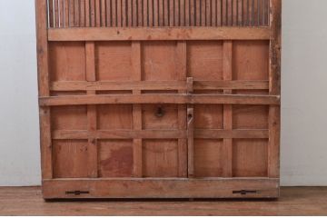 アンティーク建具　北陸産　総欅(ケヤキ)材　金具が立派な格子蔵戸1枚(格子戸、引き戸、玄関戸)(R-079858)