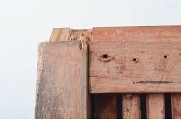 アンティーク建具　北陸産　総欅(ケヤキ)材　金具が立派な格子蔵戸1枚(格子戸、引き戸、玄関戸)(R-079858)