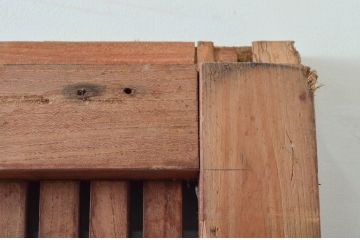 アンティーク建具　北陸産　総欅(ケヤキ)材　金具が立派な格子蔵戸1枚(格子戸、引き戸、玄関戸)(R-079858)