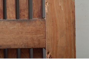 アンティーク建具　北陸産　総欅(ケヤキ)材　金具が立派な格子蔵戸1枚(格子戸、引き戸、玄関戸)(R-079858)