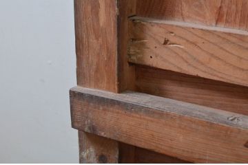 アンティーク建具　北陸産　総欅(ケヤキ)材　金具が立派な格子蔵戸1枚(格子戸、引き戸、玄関戸)(R-079858)