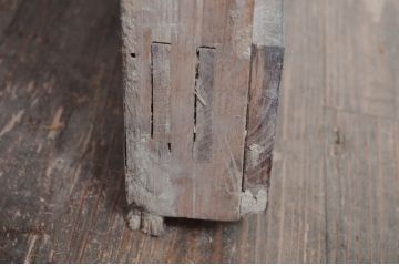 アンティーク建具　北陸産　総欅(ケヤキ)材　金具が立派な格子蔵戸1枚(格子戸、引き戸、玄関戸)(R-079858)