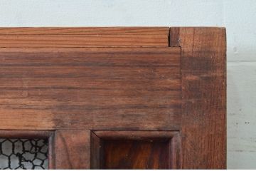 アンティーク建具　総欅(ケヤキ)材　時代の流れを感じさせる升目(マス目)格子蔵戸1枚(きつね格子、狐格子、引き戸、玄関戸、格子戸)(R-079859)