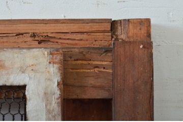 アンティーク建具　総欅(ケヤキ)材　時代の流れを感じさせる升目(マス目)格子蔵戸1枚(きつね格子、狐格子、引き戸、玄関戸、格子戸)(R-079859)