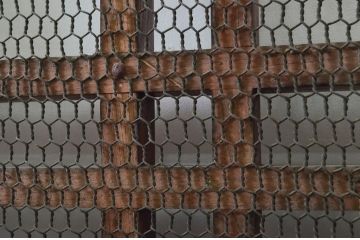 アンティーク建具　総欅(ケヤキ)材　時代の流れを感じさせる升目(マス目)格子蔵戸1枚(きつね格子、狐格子、引き戸、玄関戸、格子戸)(R-079859)