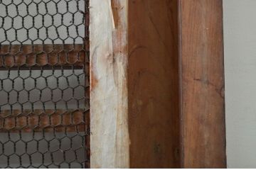 アンティーク建具　総欅(ケヤキ)材　時代の流れを感じさせる升目(マス目)格子蔵戸1枚(きつね格子、狐格子、引き戸、玄関戸、格子戸)(R-079859)