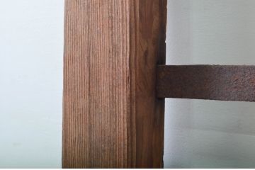 アンティーク建具　デザインが良いね!経年を感じる風合いが魅力の鉄格子入り蔵戸1枚(引き戸、玄関戸)(R-079861)