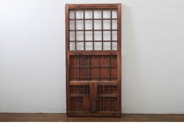 アンティーク建具　デザインが良いね!経年を感じる風合いが魅力の鉄格子入り蔵戸1枚(引き戸、玄関戸)(R-079861)