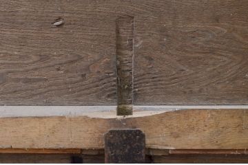 アンティーク建具　大振り!!　栗材・檜(ヒノキ)材　堂々とした佇まいが存在感を放つ蔵戸1枚(引き戸、玄関戸)(R-079864)