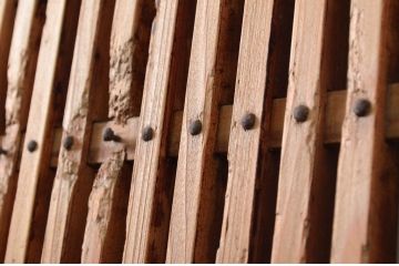 アンティーク建具　和の風情を醸し出すくぐり戸(蔵戸、玄関戸、格子戸、引き戸)(R-079871)
