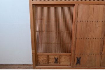 アンティーク建具　和の風情を醸し出すくぐり戸(蔵戸、玄関戸、格子戸、引き戸)(R-079871)