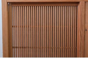 アンティーク建具　和の風情を醸し出すくぐり戸(蔵戸、玄関戸、格子戸、引き戸)(R-079871)