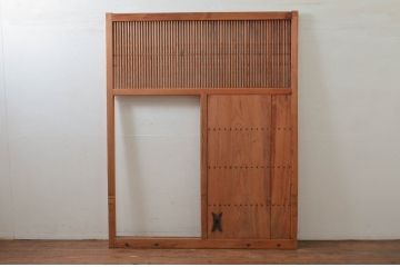 アンティーク建具　和の風情を醸し出すくぐり戸(蔵戸、玄関戸、格子戸、引き戸)(R-079871)
