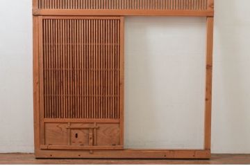 アンティーク建具　和の風情を醸し出すくぐり戸(蔵戸、玄関戸、格子戸、引き戸)(R-079871)