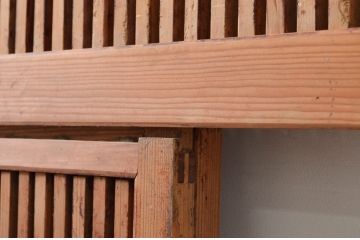 アンティーク建具　和の風情を醸し出すくぐり戸(蔵戸、玄関戸、格子戸、引き戸)(R-079871)