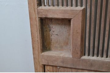 アンティーク建具　堂々とした佇まいが存在感を放つ格子蔵戸1枚(格子戸、引き戸、玄関戸)(R-079873)