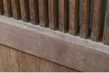 アンティーク建具　堂々とした佇まいが存在感を放つ格子蔵戸1枚(格子戸、引き戸、玄関戸)(R-079873)