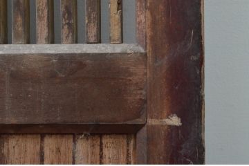 アンティーク建具　堂々とした佇まいが存在感を放つ格子蔵戸1枚(格子戸、引き戸、玄関戸)(R-079873)