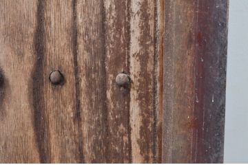 アンティーク建具　堂々とした佇まいが存在感を放つ格子蔵戸1枚(格子戸、引き戸、玄関戸)(R-079873)