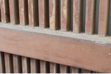 アンティーク建具　堂々とした佇まいが存在感を放つ格子蔵戸1枚(格子戸、引き戸、玄関戸)(R-079873)