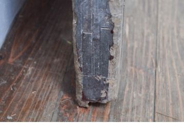 アンティーク建具　堂々とした佇まいが存在感を放つ格子蔵戸1枚(格子戸、引き戸、玄関戸)(R-079873)