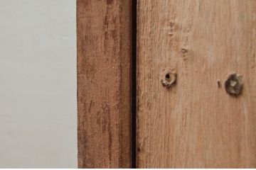アンティーク建具　和の貫禄を漂わせる升目(マス目)格子蔵戸1枚(きつね格子、狐格子、引き戸、玄関戸、格子戸)(R-079874)