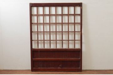 アンティーク建具　和の貫禄を漂わせる升目(マス目)格子蔵戸1枚(きつね格子、狐格子、引き戸、玄関戸、格子戸)(R-079874)